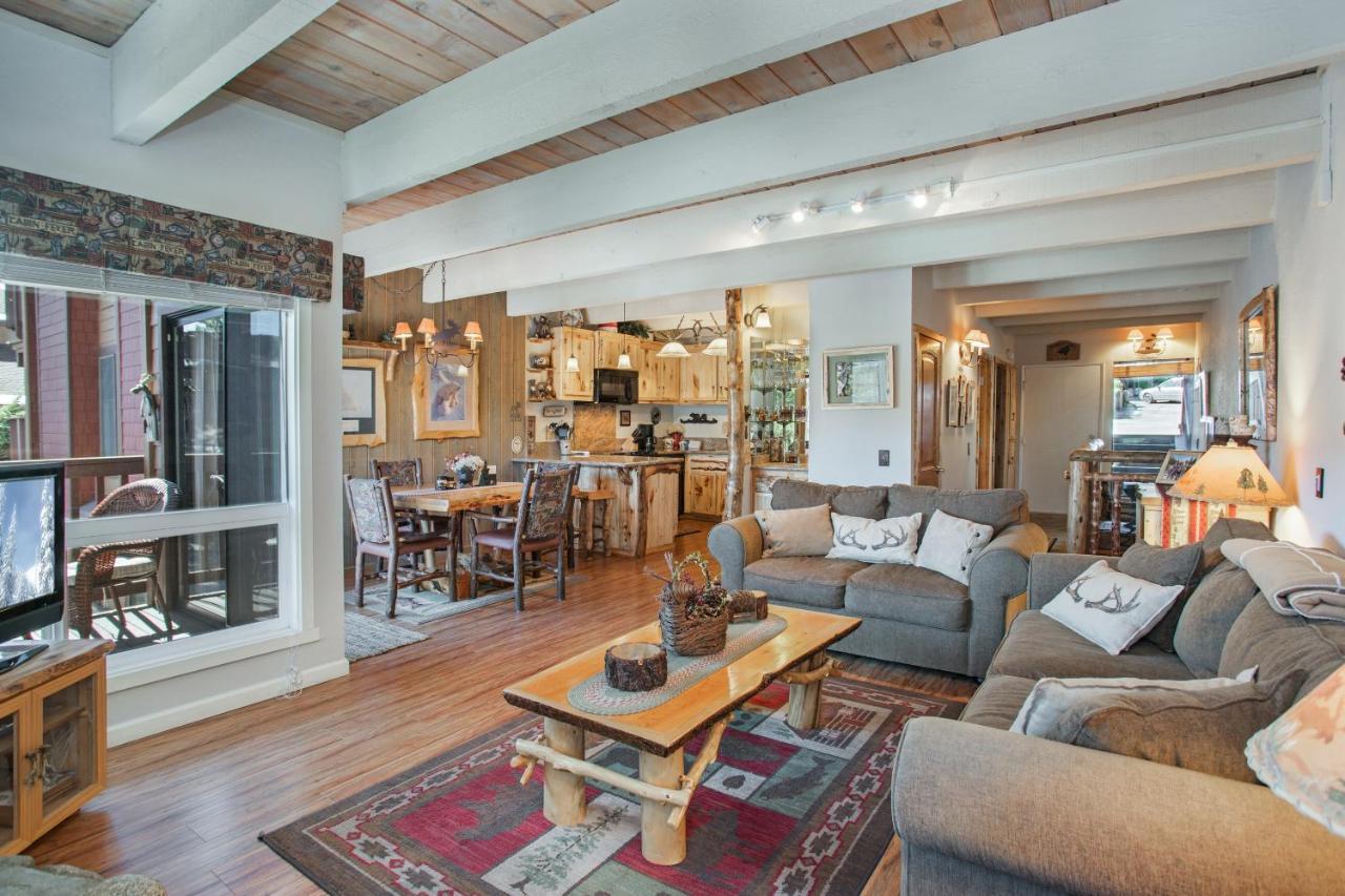 Val D'Isere At The Village By 101 Great Escapes Mammoth Lakes Bilik gambar