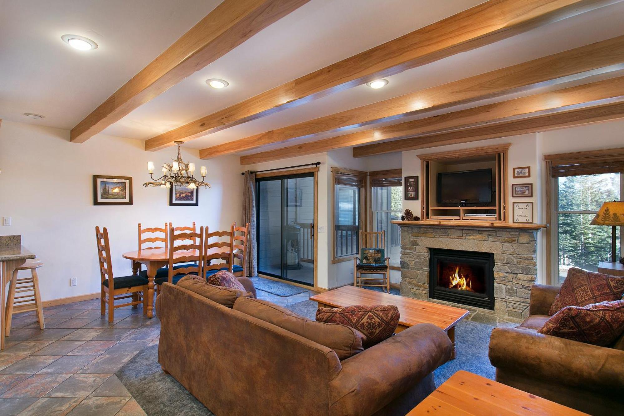 Val D'Isere At The Village By 101 Great Escapes Mammoth Lakes Bilik gambar