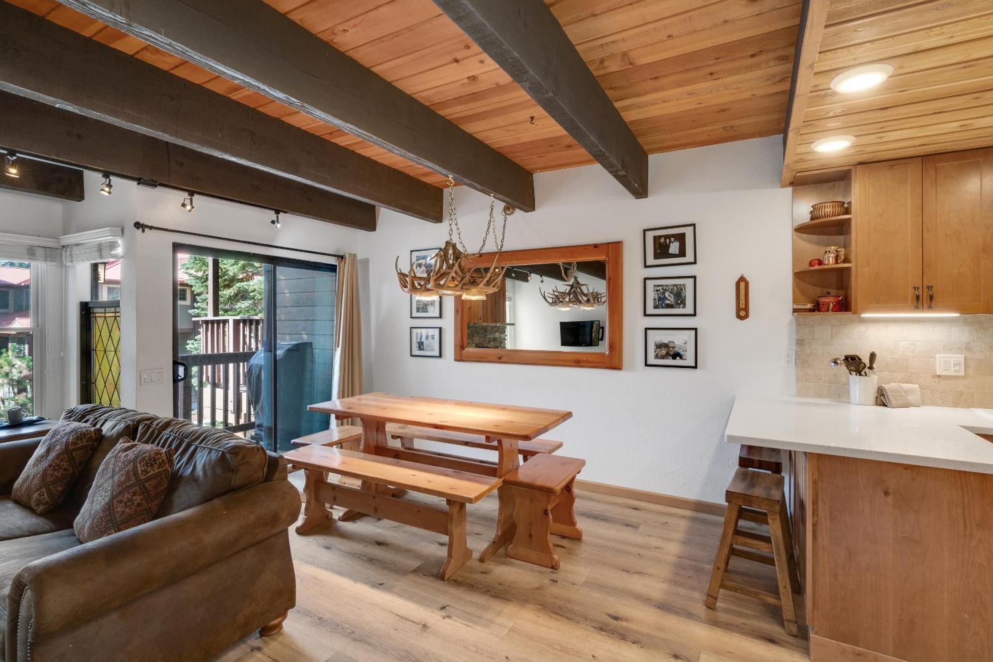 Val D'Isere At The Village By 101 Great Escapes Mammoth Lakes Bilik gambar
